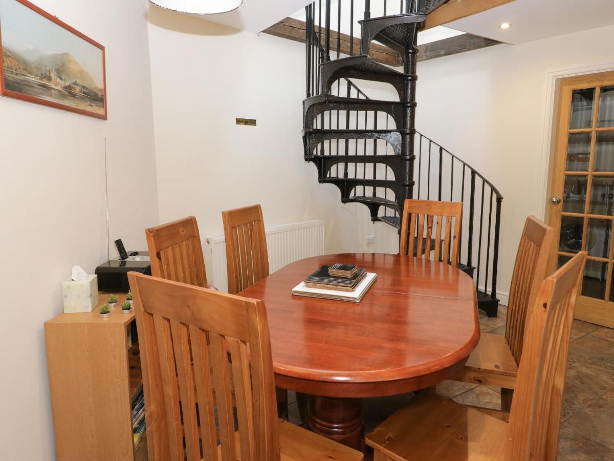 2 Hwyrfryn Stables Villa Penmaen-mawr Екстериор снимка